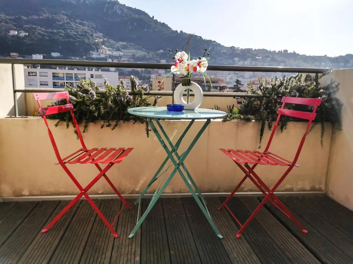 Esatitude Hotel Nicea