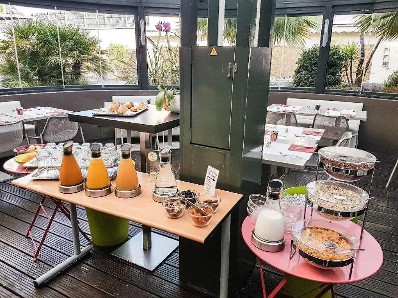 Esatitude Hotel Nicea