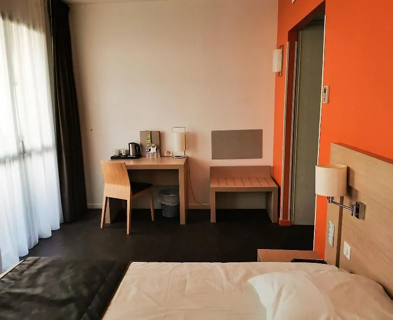 Esatitude Hotel Nicea 3*,