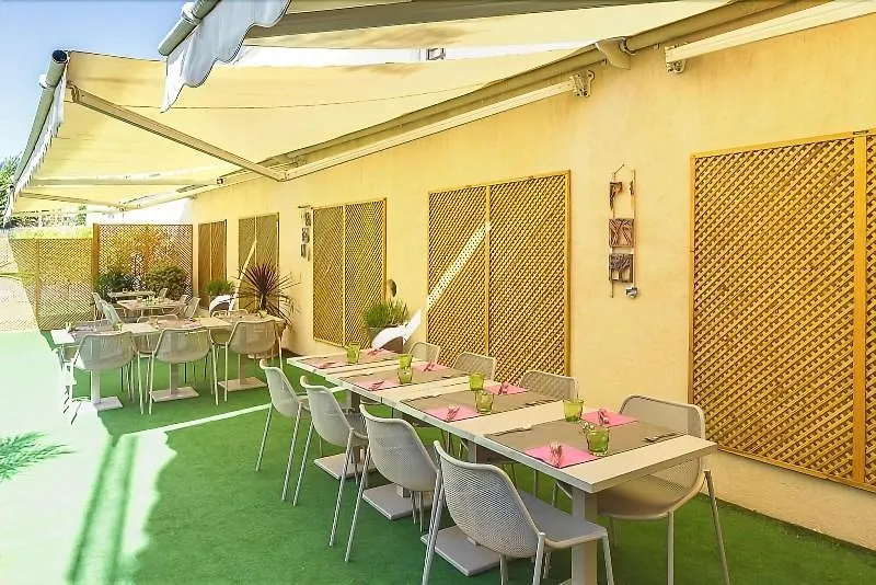 ***  Esatitude Hotel Nicea Francja