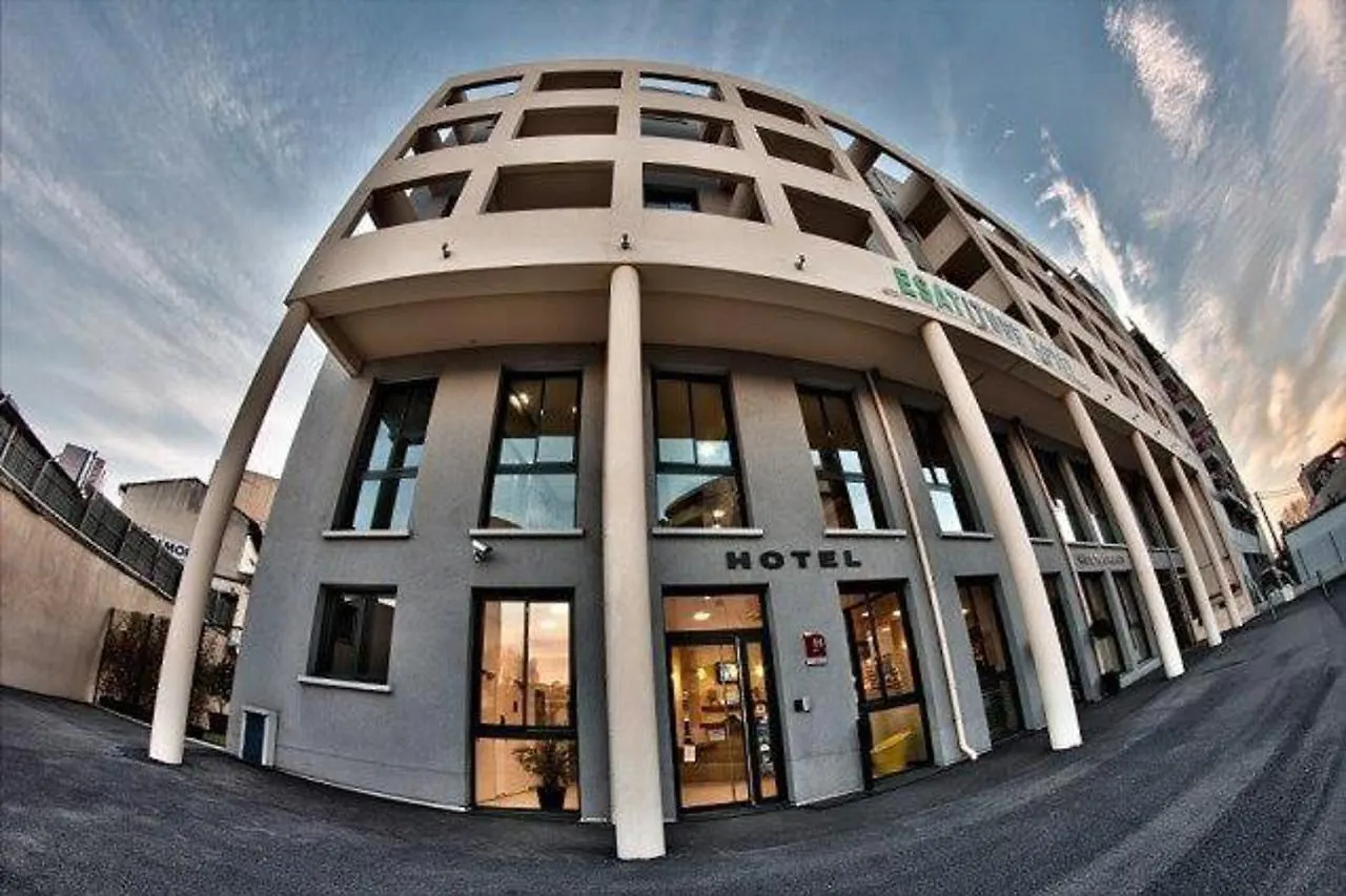 Esatitude Hotel Nicea