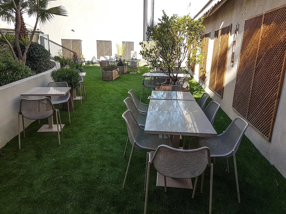 Esatitude Hotel Nice