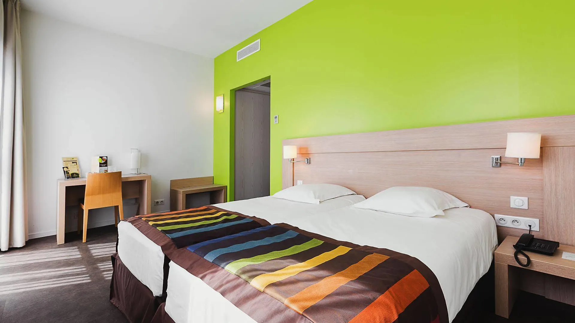Esatitude Hotel Nicea